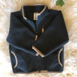 Gap Long sleeve Fleece 3xl 3 yrs old